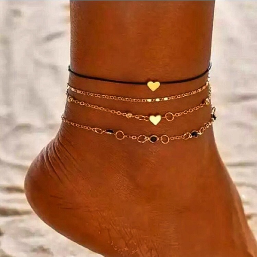 ⚜️𝟯𝟬%𝗢𝗙𝗙 𝗯𝘂𝗻𝗱𝗹𝗲𝘀 𝟯+⚜️ NEW 4 Layered Black Heart Anklets Set